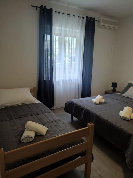Apartment Dora-100M From The Central Beach Makarska Exterior photo